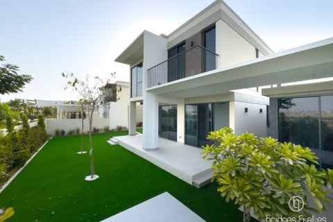 Villa en Dubai, 5 dormitorios, 536.3 m², № 77312 - foto 6
