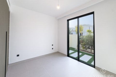 Villa en Dubai, 5 dormitorios, 536.3 m², № 77312 - foto 14