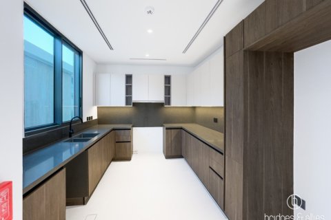 Villa en Dubai, 5 dormitorios, 536.3 m², № 77312 - foto 4