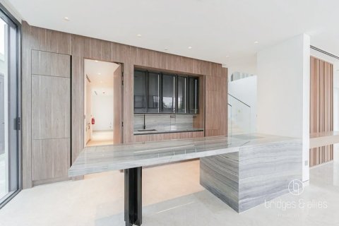 Villa en Dubai, 6 dormitorios, 860.5 m², № 77313 - foto 11