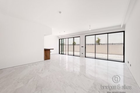 Villa en Dubai, 4 dormitorios, 432 m², № 77311 - foto 2