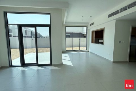 Villa à Dubai, 4 chambres, 367.9 m², № 53281 - photo 1