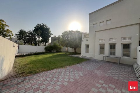 Villa à Dubai, 3 chambres, 488.2 m², № 53280 - photo 5