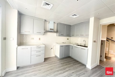 Villa à Dubai, 3 chambres, 488.2 m², № 53280 - photo 6