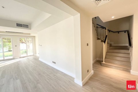 Villa à Dubai, 3 chambres, 488.2 m², № 53280 - photo 4