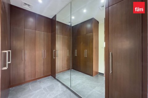 Villa in Al Furjan, Dubai 5 bedrooms, 604.3 sq.m. № 49881 - photo 10
