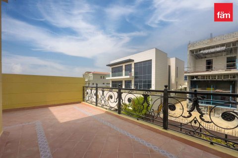 Villa in Al Furjan, Dubai 5 bedrooms, 604.3 sq.m. № 49881 - photo 26