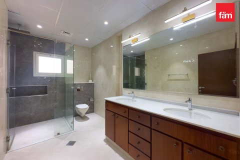 Villa in Al Furjan, Dubai 5 bedrooms, 604.3 sq.m. № 49881 - photo 29