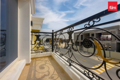 Villa in Al Furjan, Dubai 5 bedrooms, 604.3 sq.m. № 49881 - photo 7