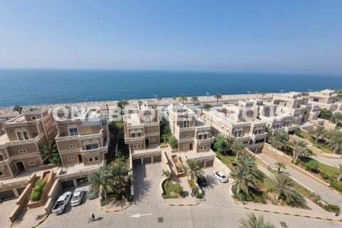 Купить квартиру в Пальме Джумейре, Дубай: 3 спальни, 230.4м², № 30079 - фото 1