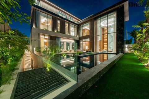 Villa in Al Wasl, Dubai 5 bedrooms, 929.6 sq.m. № 91813