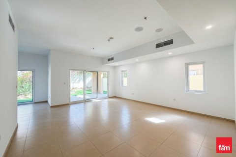 Villa in Dubai 4 bedrooms, 399.9 sq.m. № 111840