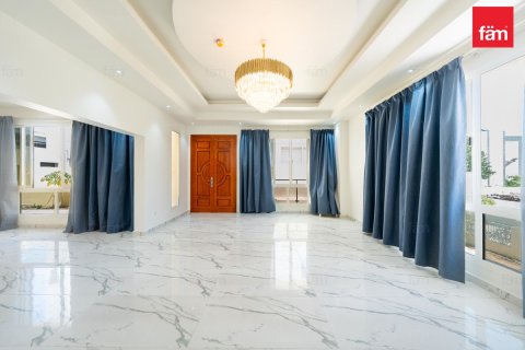 Villa in Dubai 6 bedrooms, 617.1 sq.m. № 111833 - photo 28