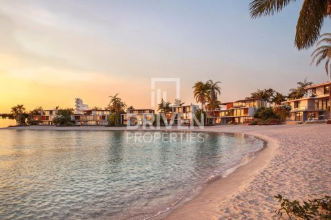 Villa en Palm Jumeirah, Dubai, 6 dormitorios, 1527.14 m², № 140060 - foto 10