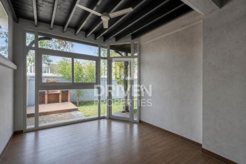 Villa in Falcon City of Wonders, Dubai 4 bedrooms, 324.05 sq.m. № 140550