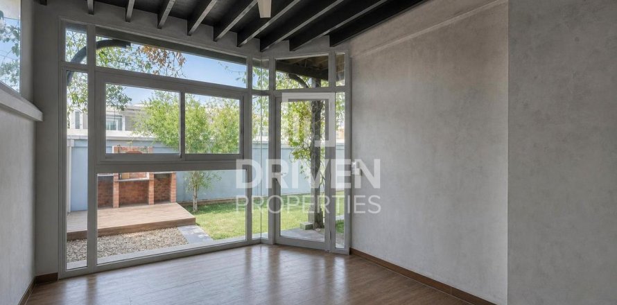 Villa in Falcon City of Wonders, Dubai 4 bedrooms, 324.05 sq.m. № 140550