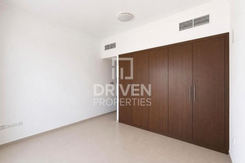Villa in Falcon City of Wonders, Dubai 4 bedrooms, 324.05 sq.m. № 140550 - photo 7