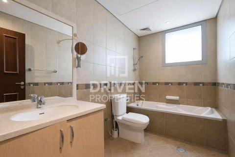 Villa in Falcon City of Wonders, Dubai 4 bedrooms, 324.05 sq.m. № 140550 - photo 18