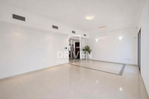Villa in Falcon City of Wonders, Dubai 4 bedrooms, 324.05 sq.m. № 140550 - photo 3