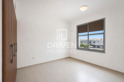 Villa in Falcon City of Wonders, Dubai 4 bedrooms, 324.05 sq.m. № 140550 - photo 8