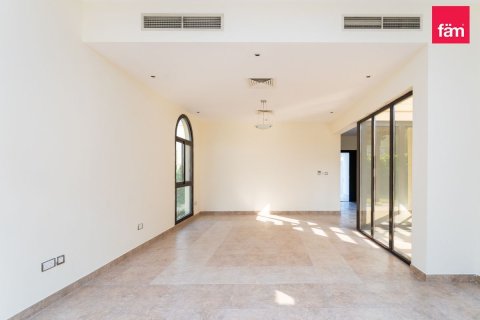 Villa à Dubai, 4 chambres, 390 m², № 95685