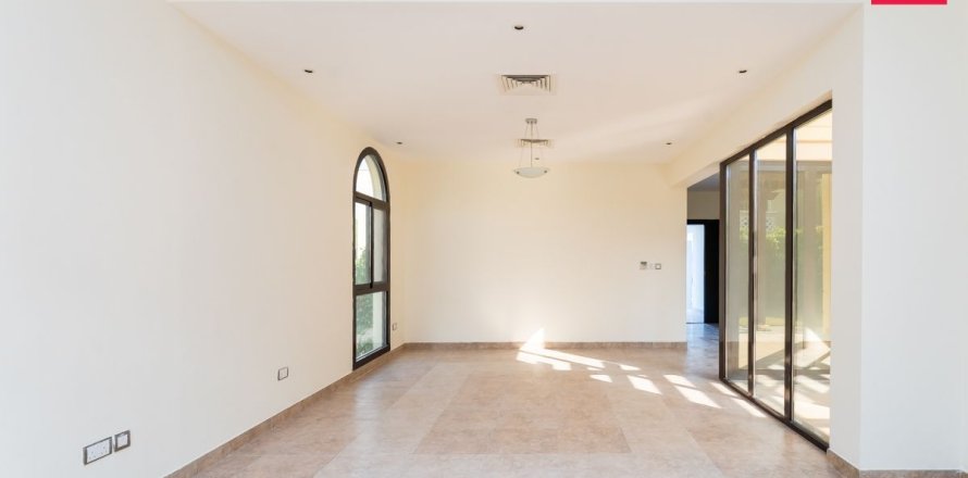 Villa à Dubai, 4 chambres, 390 m², № 95685