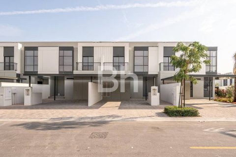 Снять в аренду таунхаус в Al Furjan, Дубай: 3 спальни, 238м², № 24358 - фото 1