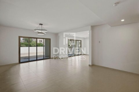 Villa à Jebel Ali, Dubai, 4 chambres, 567.82 m², № 129373