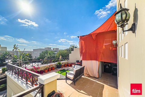 Снять в аренду таунхаус в Дубае: 4 спальни, 351.7м², № 47183 - фото 16