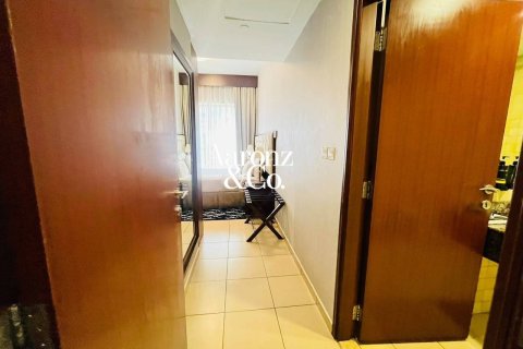 Hotel Apartment in Jumeirah Beach Residence, Dubai 1 bedroom, 63 sq.m. № 121161 - photo 8