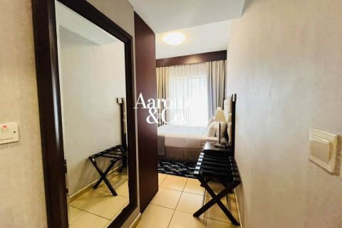 Hotel Apartment in Jumeirah Beach Residence, Dubai 1 bedroom, 63 sq.m. № 121161 - photo 7