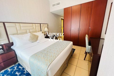Hotel Apartment in Jumeirah Beach Residence, Dubai 1 bedroom, 63 sq.m. № 121161 - photo 2