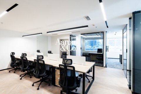 Oficina en Jumeirah Lake Towers, Dubai, 109 m², № 121160