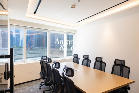 Oficina en Jumeirah Lake Towers, Dubai, 109 m², № 121160 - foto 2