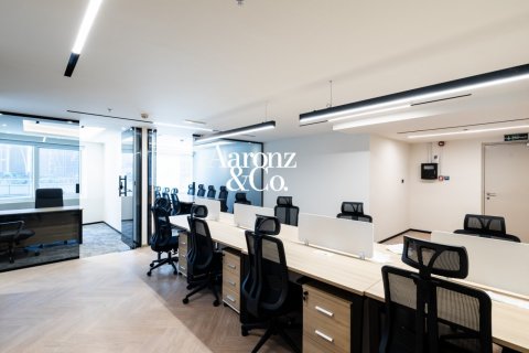 Oficina en Jumeirah Lake Towers, Dubai, 109 m², № 121160 - foto 8