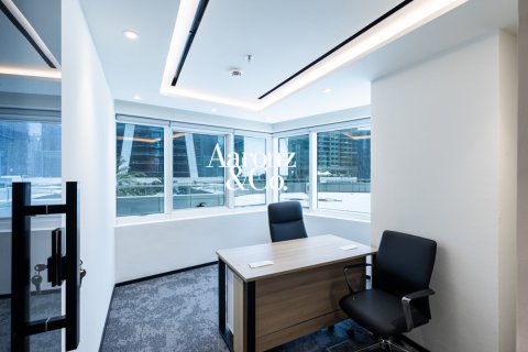 Oficina en Jumeirah Lake Towers, Dubai, 109 m², № 121160 - foto 6