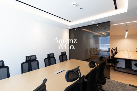 Oficina en Jumeirah Lake Towers, Dubai, 109 m², № 121160 - foto 7