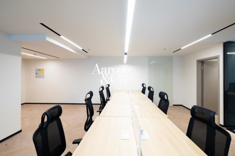 Oficina en Jumeirah Lake Towers, Dubai, 109 m², № 121160 - foto 5