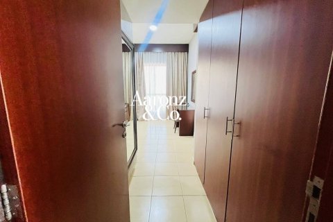 Hotel Apartment in Jumeirah Beach Residence, Dubai 2 bedrooms, 138 sq.m. № 121162 - photo 9