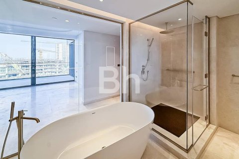 Снять в аренду квартиру в Пальме Джумейре, Дубай: 2 спальни, 132м², № 21372 - фото 17