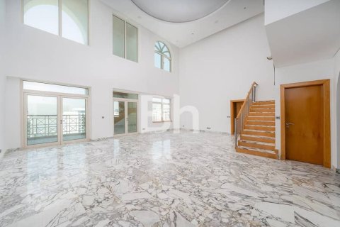 Penthouse in Palm Jumeirah, Dubai 4 bedrooms, 487 sq.m. № 21368 - photo 1