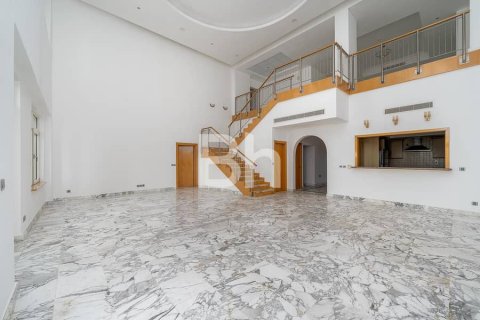 Penthouse in Palm Jumeirah, Dubai 4 bedrooms, 487 sq.m. № 21368 - photo 2