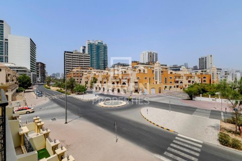 Maison de ville à Jumeirah Village Circle, Dubai, 4 chambres, 385 m², № 65510 - photo 1