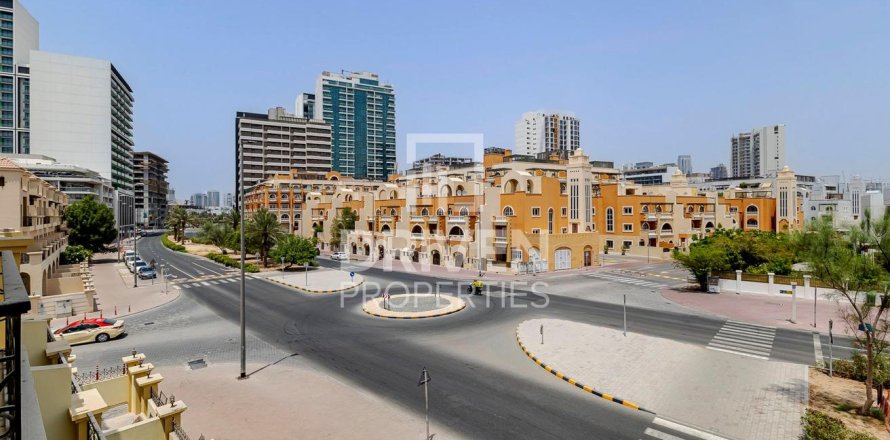 Maison de ville à Jumeirah Village Circle, Dubai, 4 chambres, 385 m², № 65510