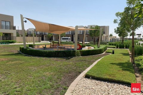 Villa in Dubai 4 bedrooms, 283.7 sq.m. № 111499 - photo 2