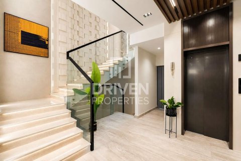 Villa à Umm Suqeim, Dubai, 5 chambres, 594.58 m², № 125156 - photo 9