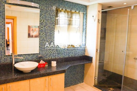 Снять в аренду квартиру в Пальме Джумейре, Дубай: 3 спальни, 206м², № 93024 - фото 16