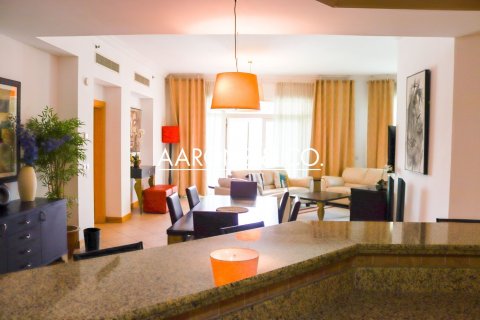 Снять в аренду квартиру в Пальме Джумейре, Дубай: 3 спальни, 206м², № 93024 - фото 27