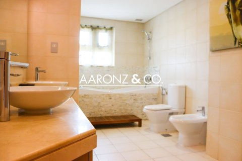 Снять в аренду квартиру в Пальме Джумейре, Дубай: 3 спальни, 206м², № 93024 - фото 20