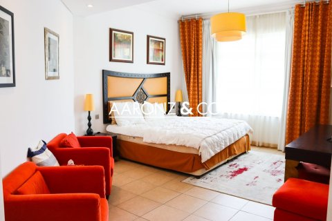 Снять в аренду квартиру в Пальме Джумейре, Дубай: 3 спальни, 206м², № 93024 - фото 23